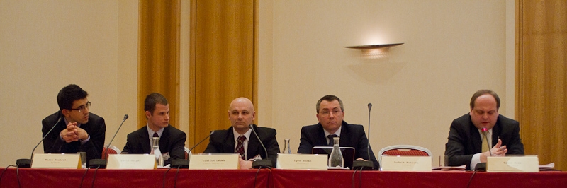 Panel discussion "Implications for regional preparations for the euro" (od lewej): Marek Rozkrut (PL), David Gulyas (HU), Oldrich Dedek (CZ), Igor Barat (SK), Tanel Ross (EE)