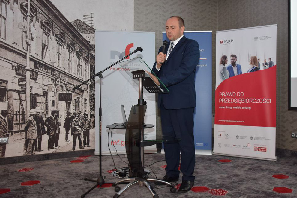 Dyrektor Izby Administracji Skarbowej w Krakowie Tadeusz Gibas podczas wystąpienia