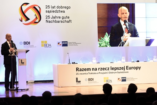 Minister finansów Paweł Szałamacha przemówia podczas Polsko – Niemiecki Szczyt Biznesu