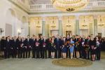 Zdjęcie grupowe nowo powstałego rządu wykonane w Pałacu Prezydenckim.
