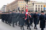 Na zdjęciu Kompania Honorowa Szefa KAS podczas przemarszu ulicami Warszawy