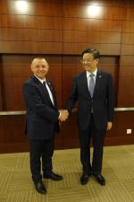 Szef KAS podczas spotkania z przedstawicielem chińskiej administracji celnej.