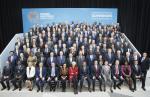 Zdjęcie grupowe wszystkich uczestników spotkania wiosennego spotkania gubernatorów Międzynarodowego Funduszu Walutowego (MFW) i Banku Światowego (BŚ)