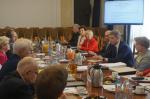 Minister Piotr Nowak przemawia do uczestników posiedzenie Komitetu Standardów Rachunkowości IX kadencji